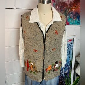 Vintage  thrifted tabi button up embroidered vest